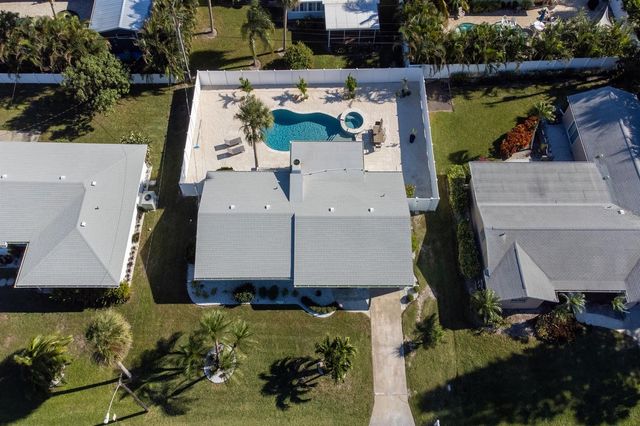 305 67TH STREET, Holmes Beach, FL 34217
