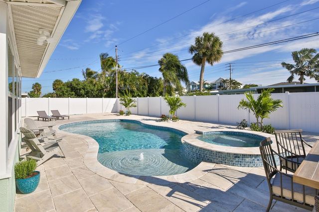 305 67TH STREET, Holmes Beach, FL 34217