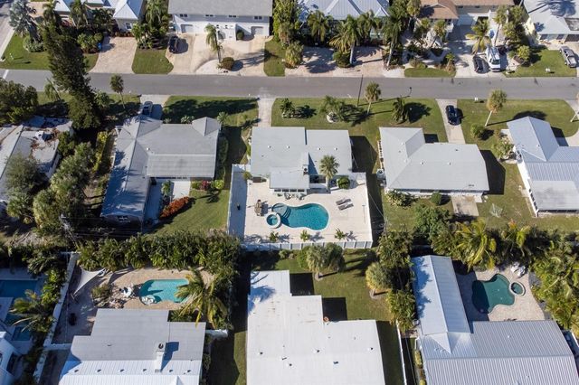 305 67TH STREET, Holmes Beach, FL 34217