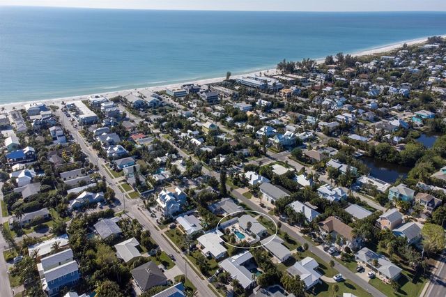 305 67TH STREET, Holmes Beach, FL 34217