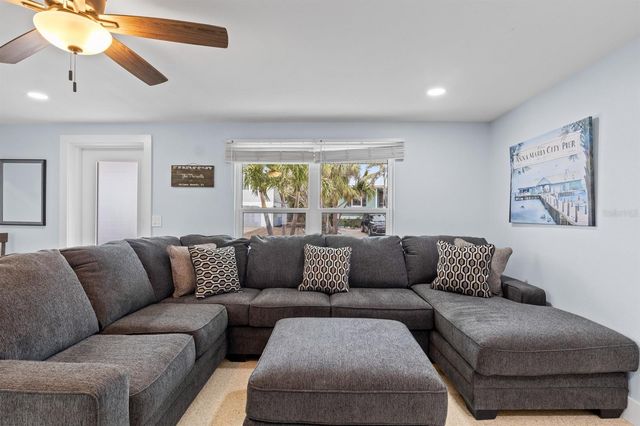 305 67TH STREET, Holmes Beach, FL 34217