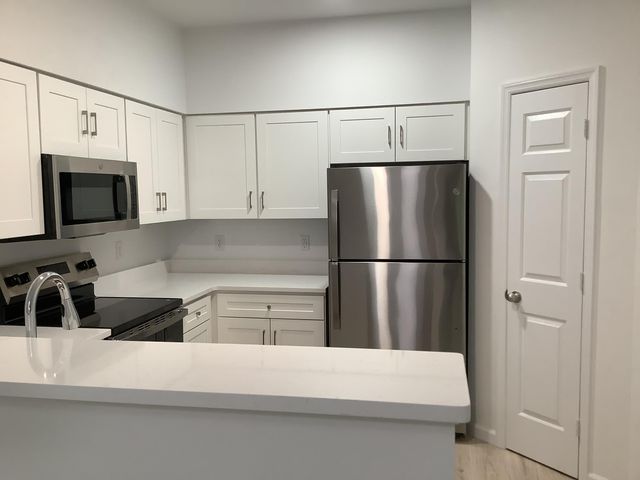 700 Daniel Ellis Drive 2102, Charleston, SC 29412