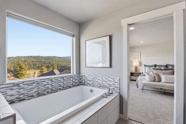 4421 S Henry's Fork Ln, Spokane, WA 99206