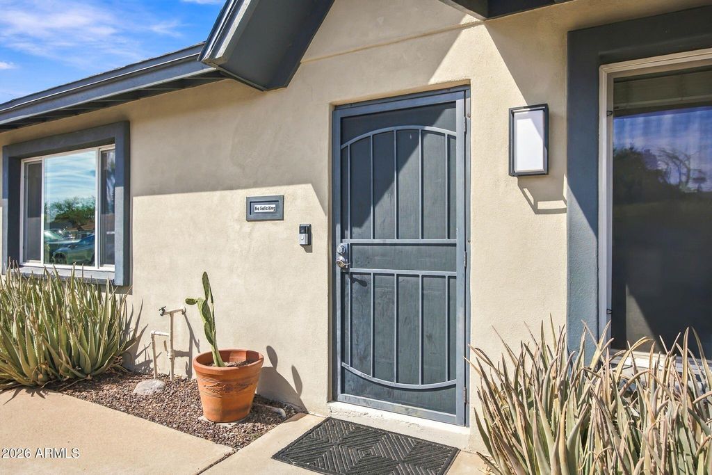8314 E TURNEY Avenue, Scottsdale, AZ 85251 — photo 4