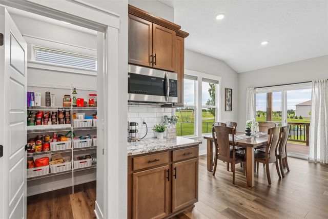 17008 Hickory Drive, Urbandale, IA 50323