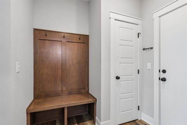 17008 Hickory Drive, Urbandale, IA 50323