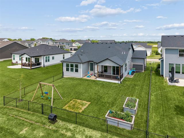 17008 Hickory Drive, Urbandale, IA 50323