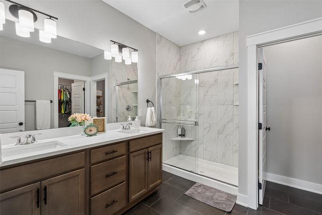 17008 Hickory Drive, Urbandale, IA 50323