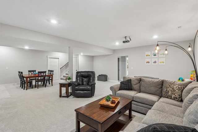 17008 Hickory Drive, Urbandale, IA 50323