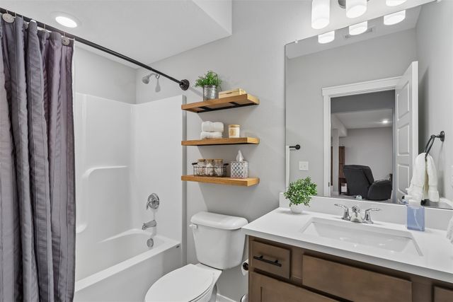 17008 Hickory Drive, Urbandale, IA 50323