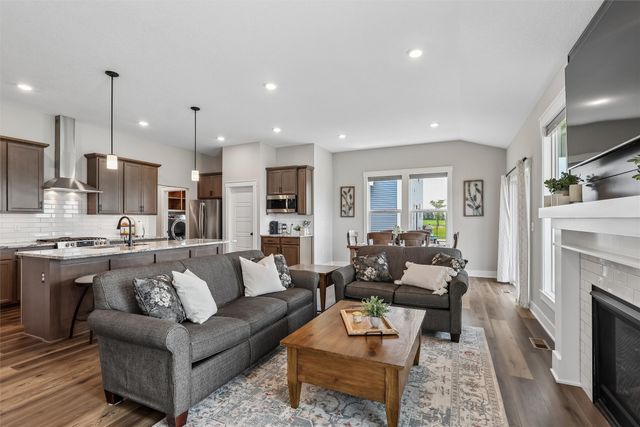 17008 Hickory Drive, Urbandale, IA 50323