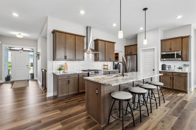 17008 Hickory Drive, Urbandale, IA 50323