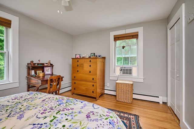 80 Jackson St, Belchertown, MA 01007