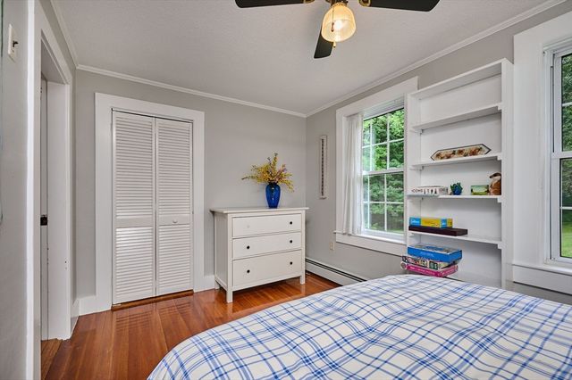 80 Jackson St, Belchertown, MA 01007