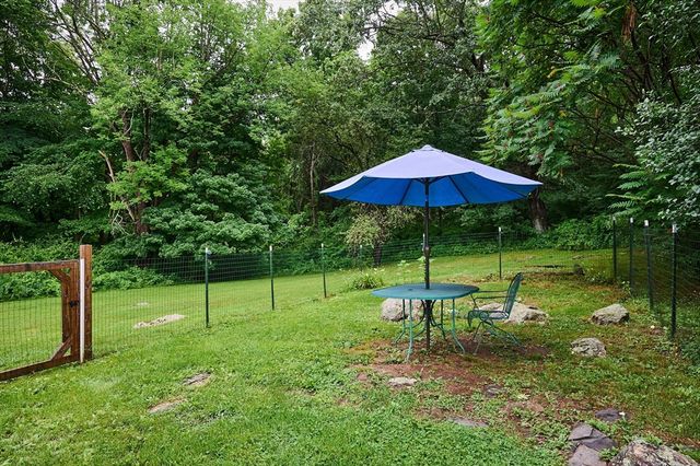 80 Jackson St, Belchertown, MA 01007