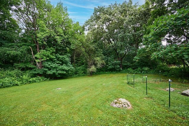 80 Jackson St, Belchertown, MA 01007