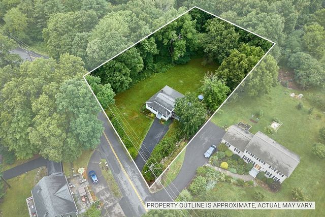 80 Jackson St, Belchertown, MA 01007