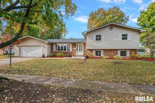 3113 LINDENWOOD Drive, Springfield, IL 62704