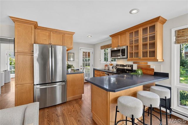 217 Elm Avenue, St Louis, MO 63122