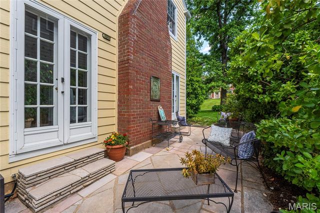 217 Elm Avenue, St Louis, MO 63122