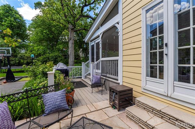 217 Elm Avenue, St Louis, MO 63122