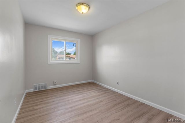 27517 Windsor Street, Garden City, MI 48135