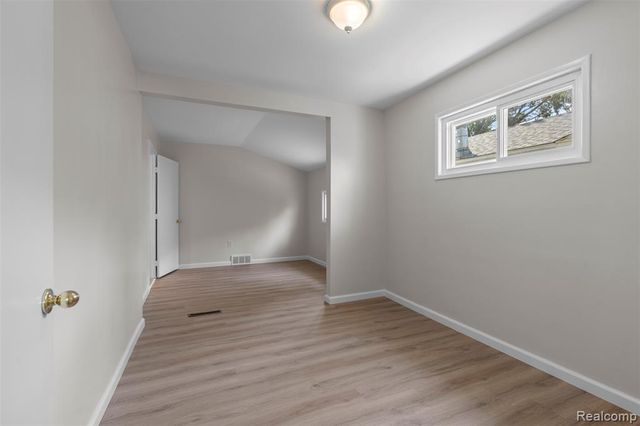 27517 Windsor Street, Garden City, MI 48135