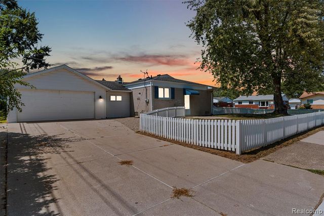 27517 Windsor Street, Garden City, MI 48135