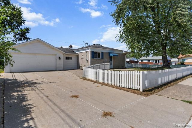 27517 Windsor Street, Garden City, MI 48135