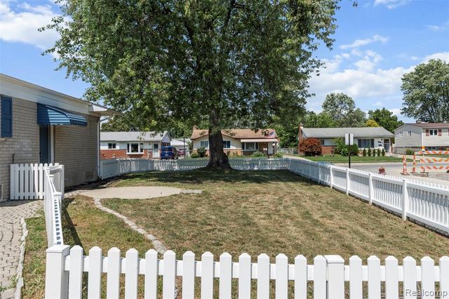 27517 Windsor Street, Garden City, MI 48135