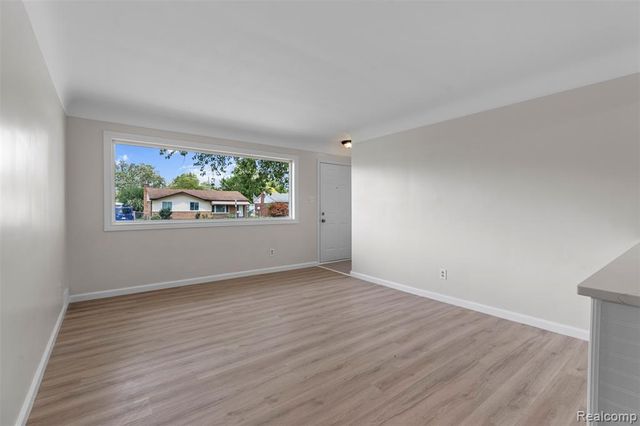 27517 Windsor Street, Garden City, MI 48135