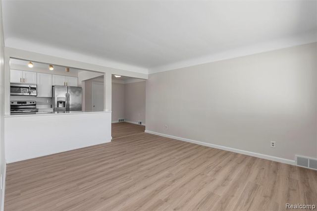 27517 Windsor Street, Garden City, MI 48135