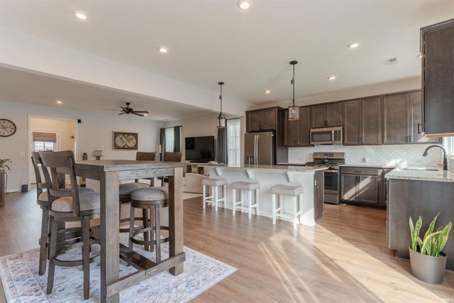 2935 TIPPERARY Drive, Evansville, IN 47725