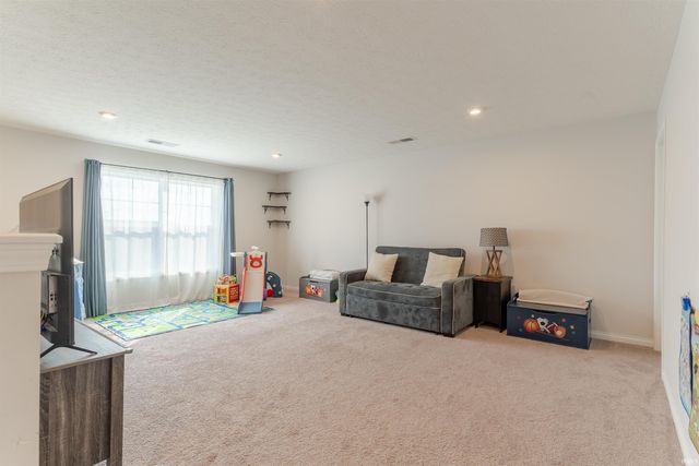 2935 TIPPERARY Drive, Evansville, IN 47725