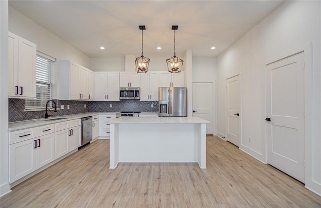 6420 Highland Pine Lane, Houston, TX 77091