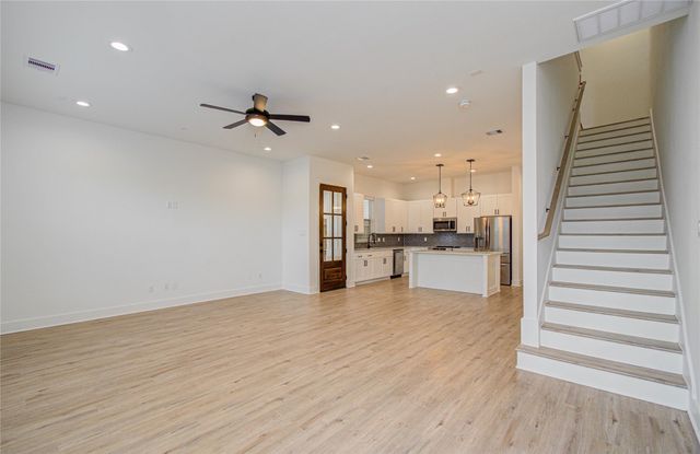 6420 Highland Pine Lane, Houston, TX 77091