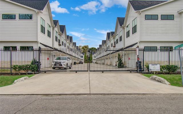 6420 Highland Pine Lane, Houston, TX 77091