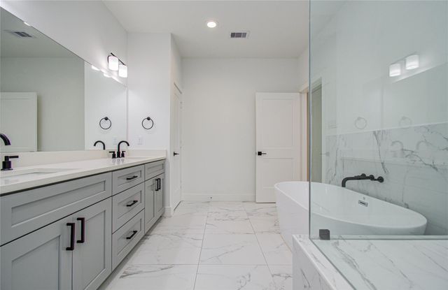 6420 Highland Pine Lane, Houston, TX 77091