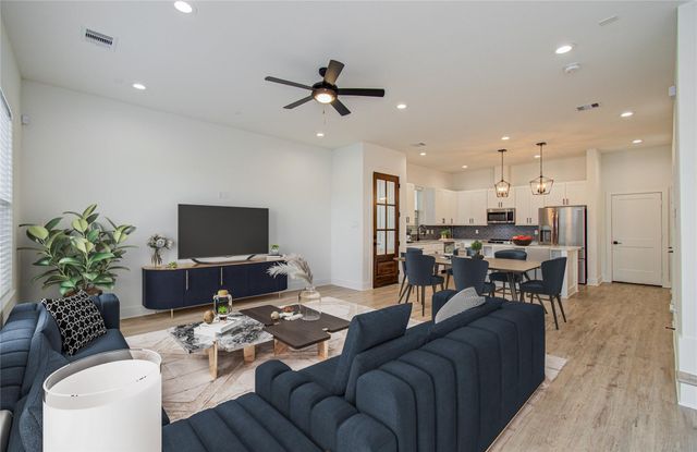 6420 Highland Pine Lane, Houston, TX 77091