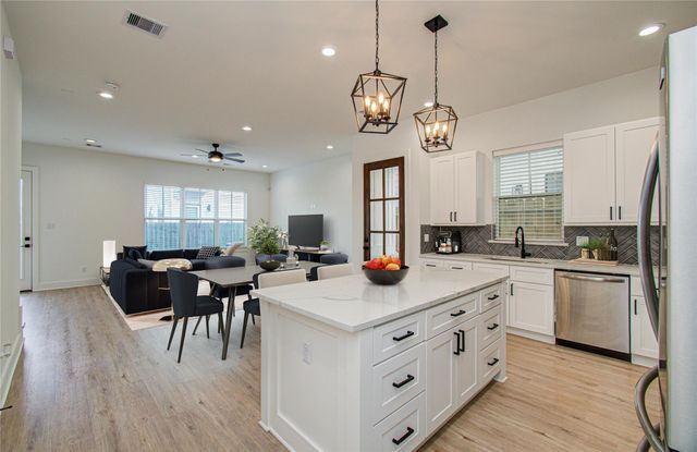 6420 Highland Pine Lane, Houston, TX 77091