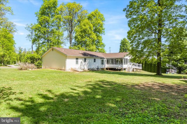 6254 HICKORY RD, Stewartstown, PA 17363