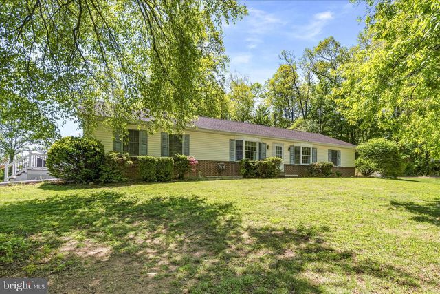6254 HICKORY RD, Stewartstown, PA 17363