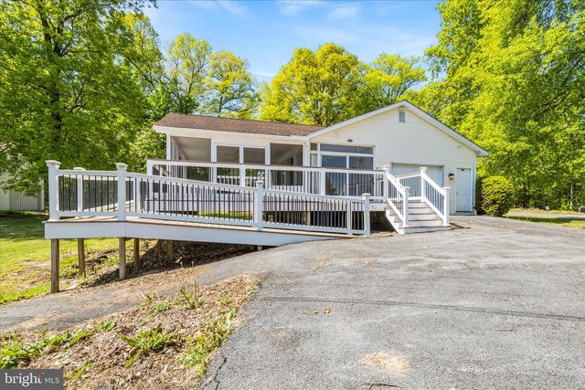 6254 HICKORY RD, Stewartstown, PA 17363
