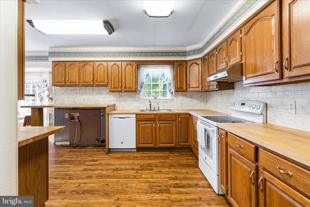 6254 HICKORY RD, Stewartstown, PA 17363
