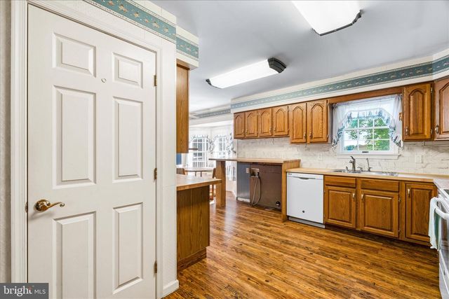 6254 HICKORY RD, Stewartstown, PA 17363
