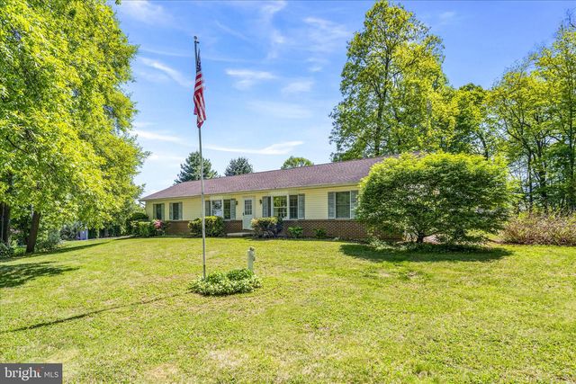 6254 HICKORY RD, Stewartstown, PA 17363