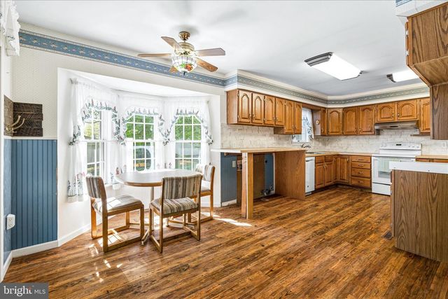 6254 HICKORY RD, Stewartstown, PA 17363