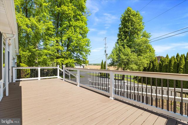 6254 HICKORY RD, Stewartstown, PA 17363