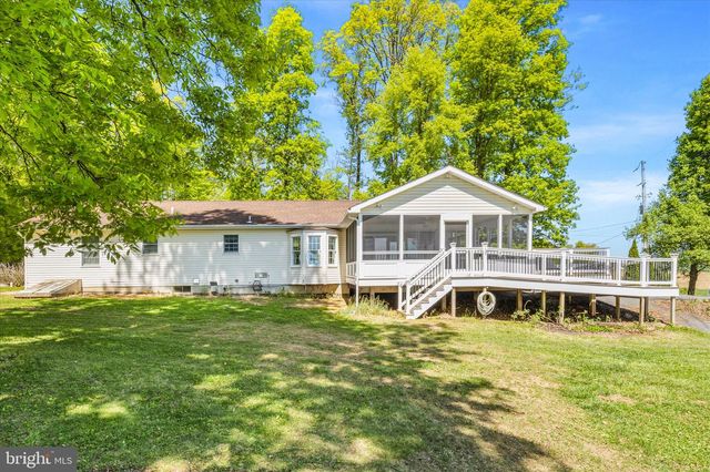6254 HICKORY RD, Stewartstown, PA 17363
