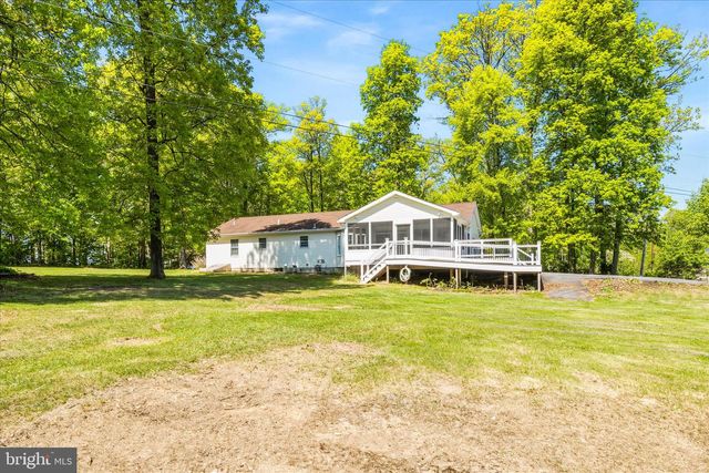 6254 HICKORY RD, Stewartstown, PA 17363